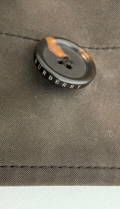 Abrigo Burberry (XL)