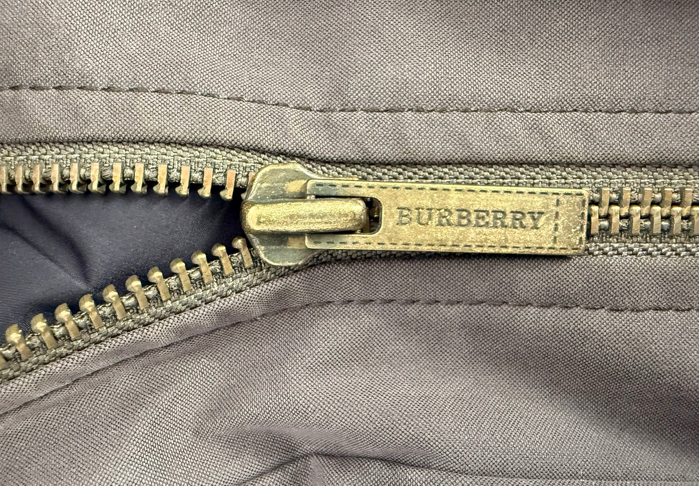 Abrigo Burberry (XL)