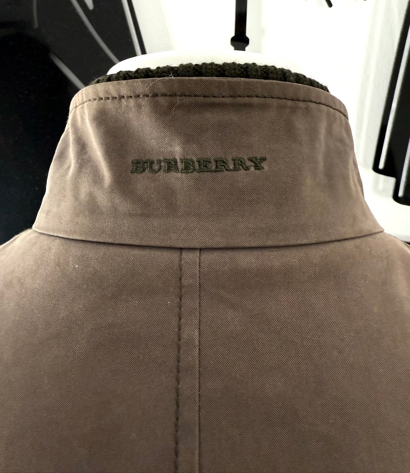 Abrigo Burberry (XL)