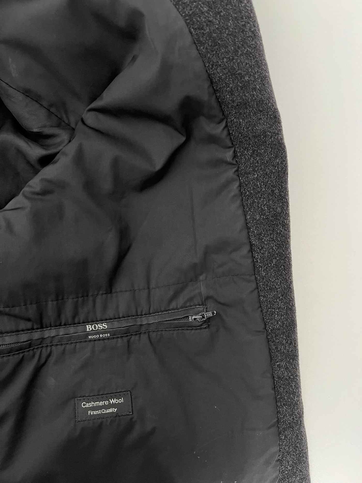 Abrigo Hugo Boss (XL)