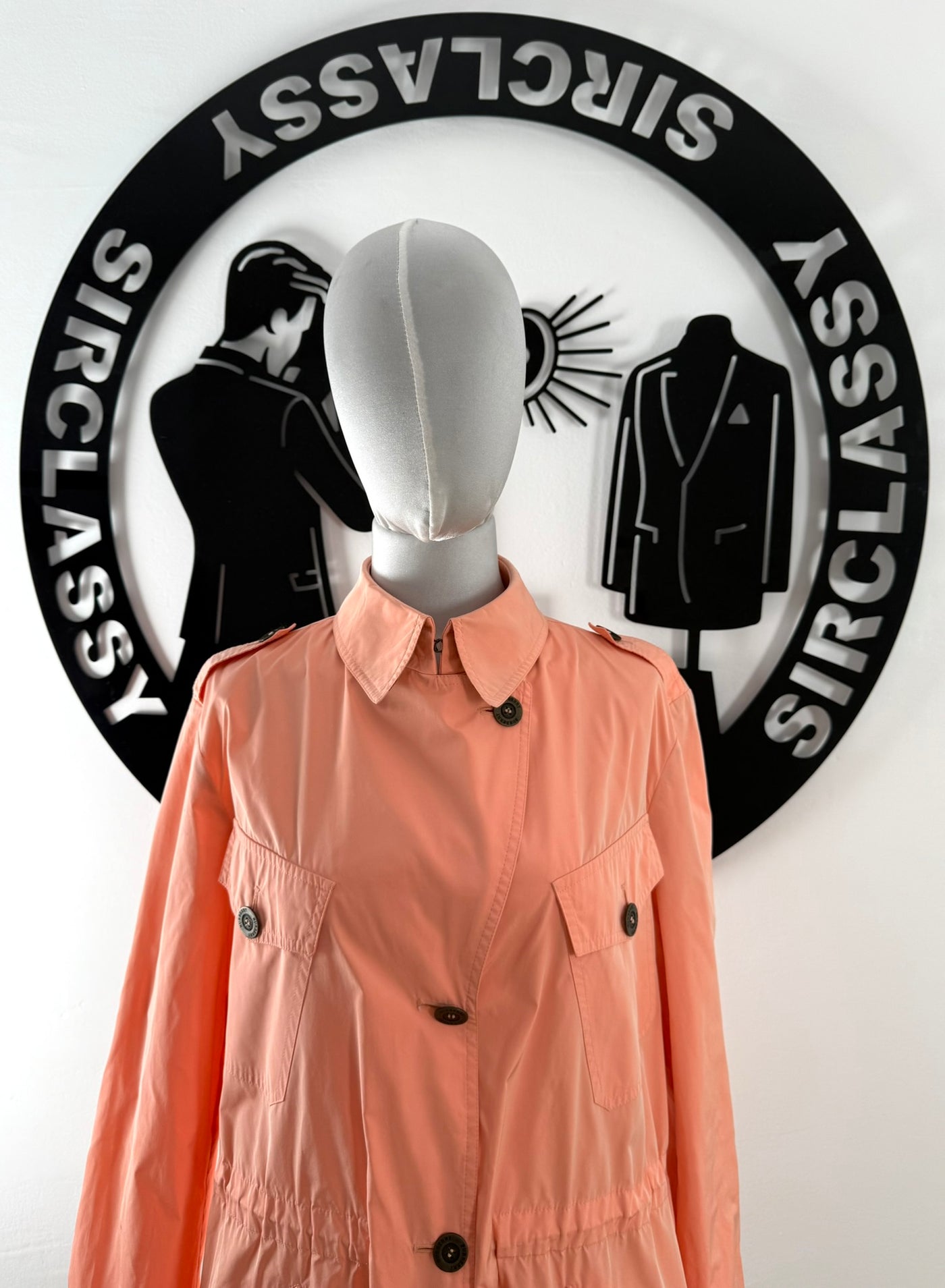 Gabardina Burberry (L)