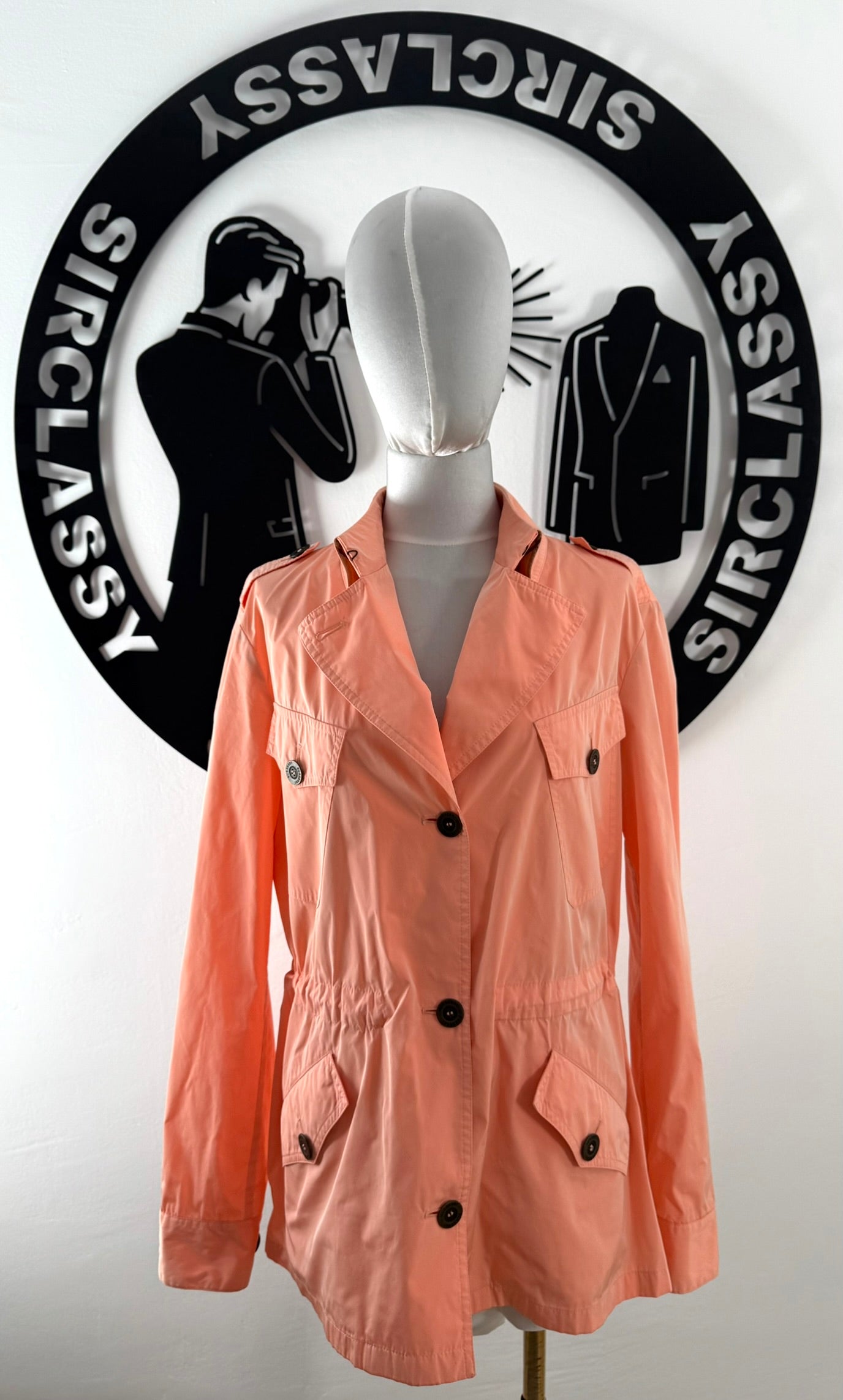 Gabardina Burberry (L)