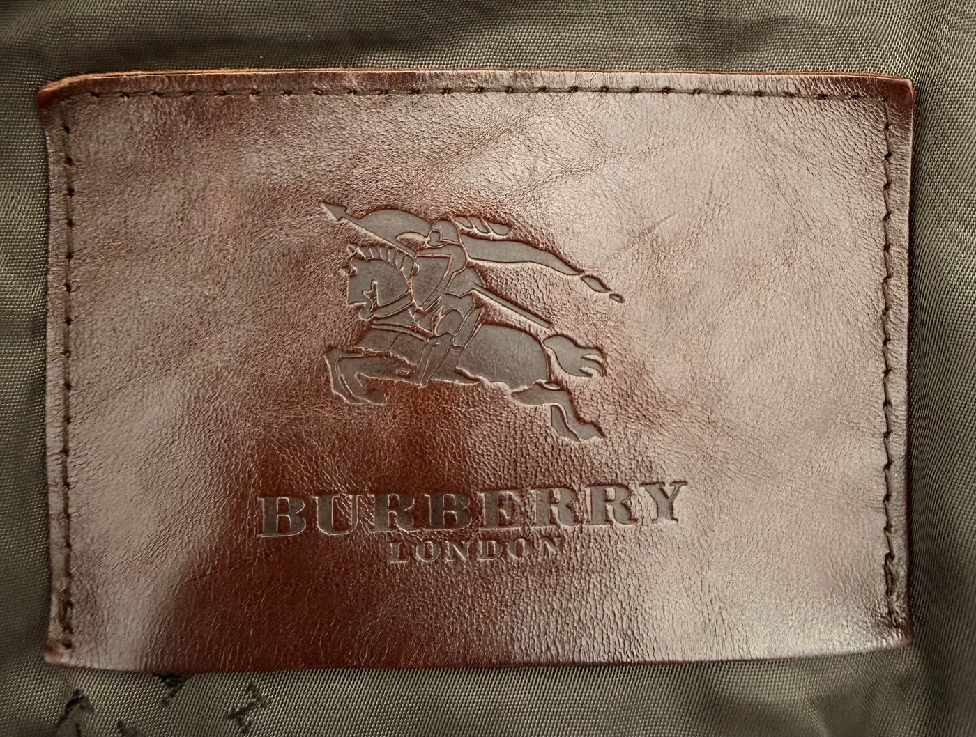 Abrigo de piel Burberry (XXL)