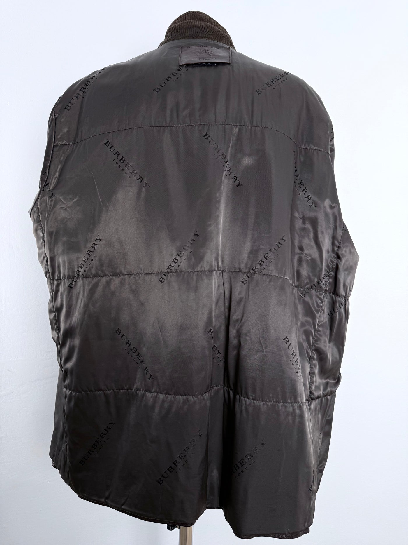 Abrigo de piel Burberry (XXL)