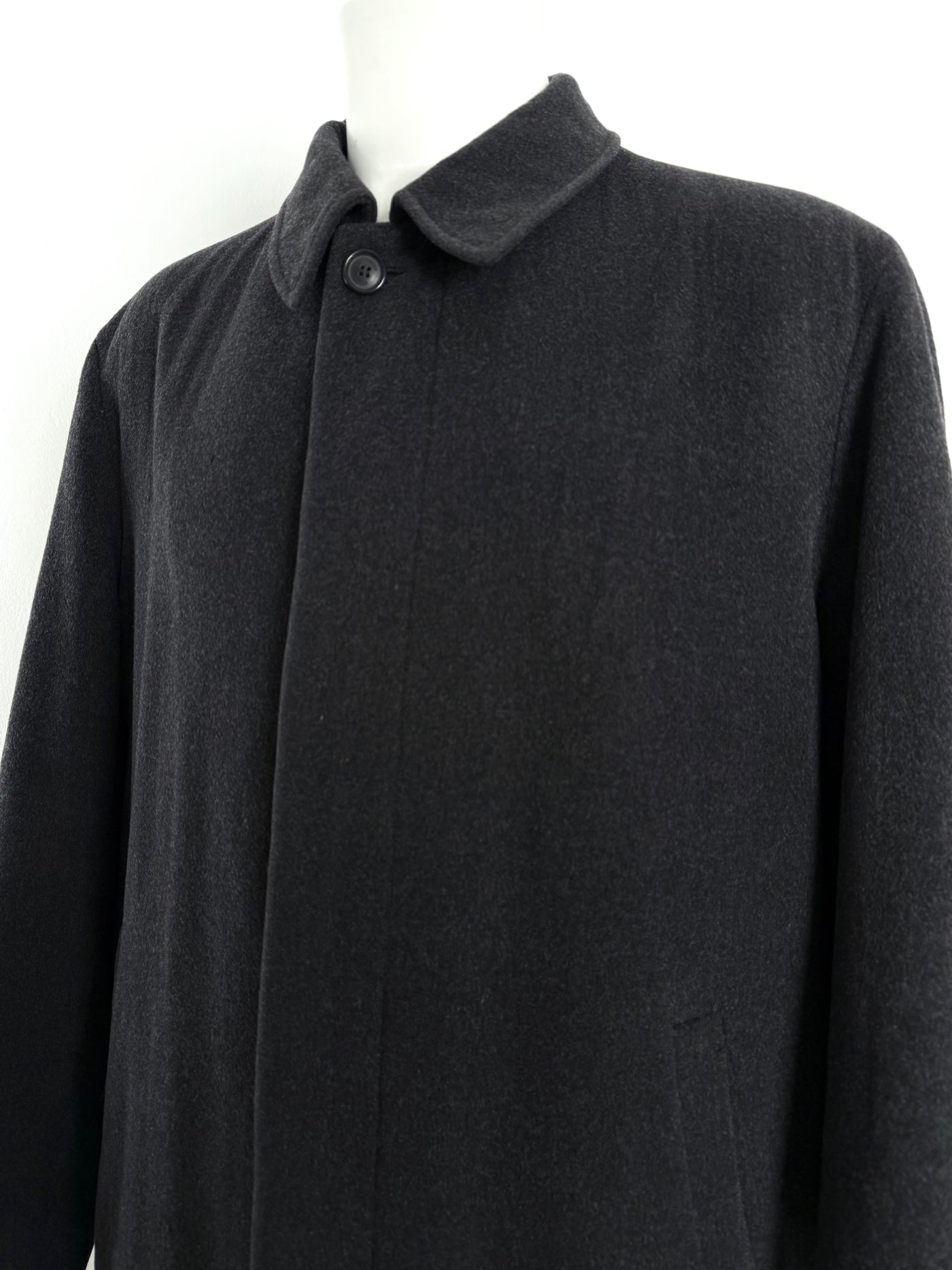 Abrigo Hugo Boss (XL)