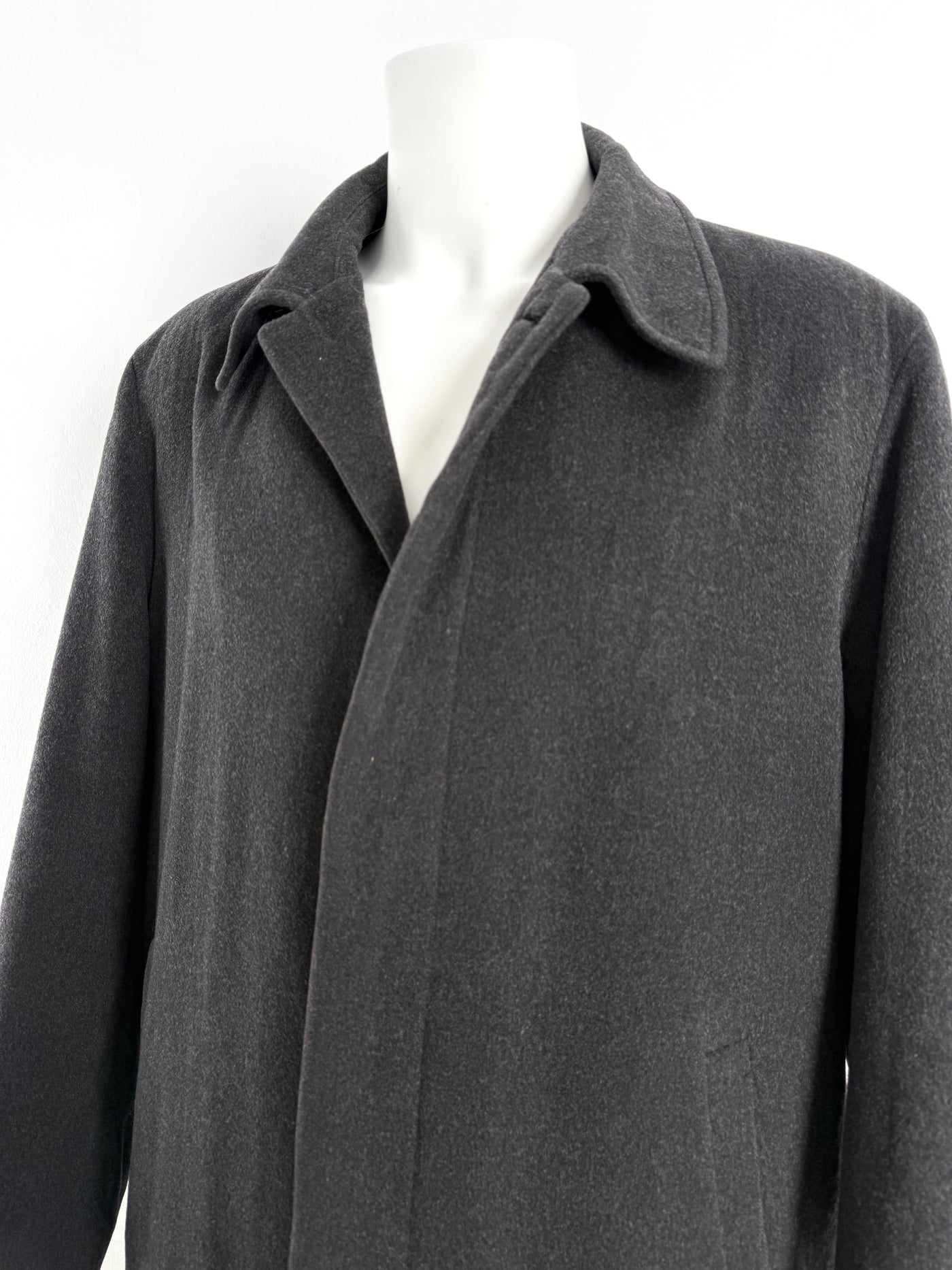 Abrigo Hugo Boss (XL)