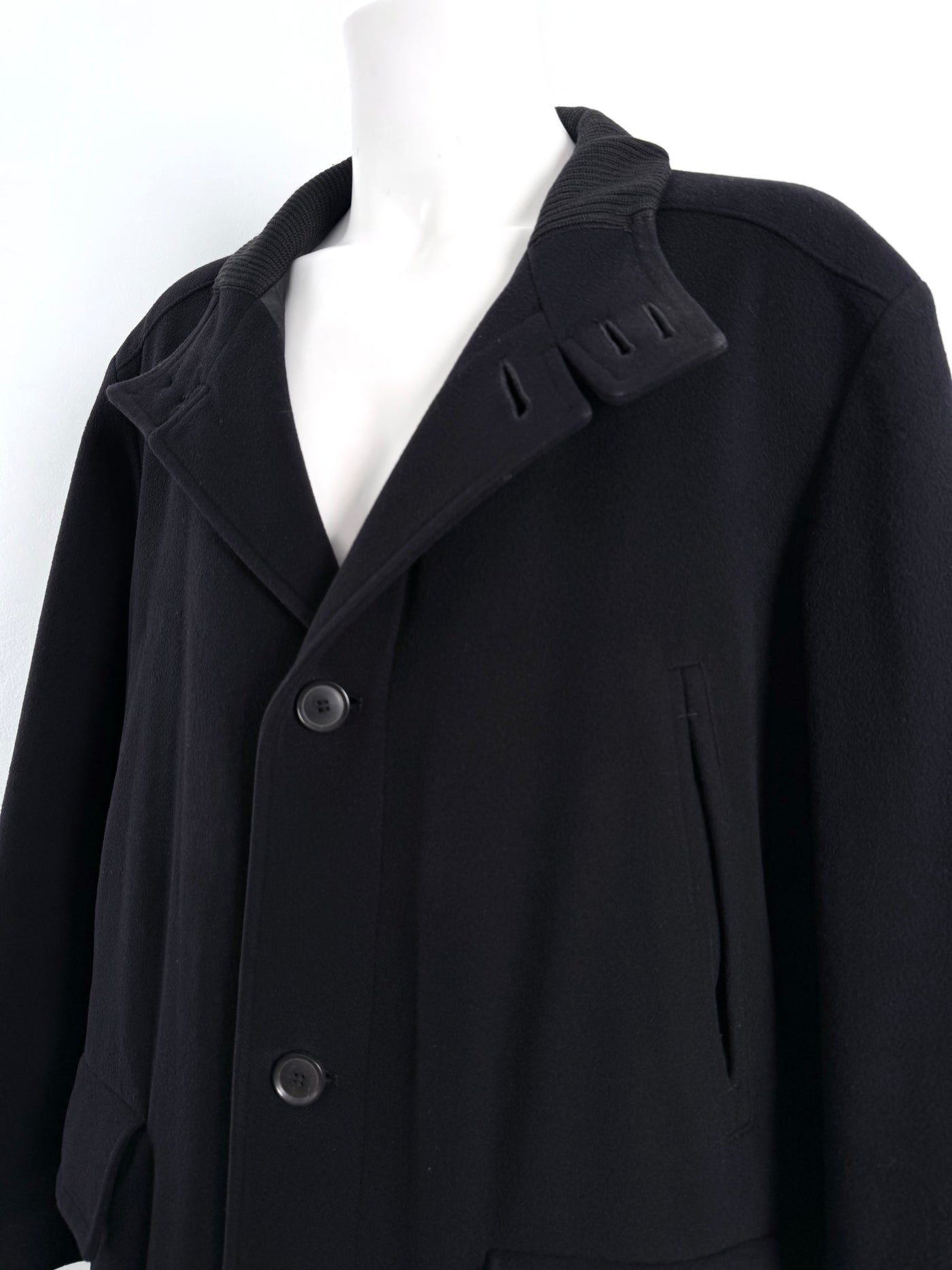 Abrigo Hugo Boss (XXL)