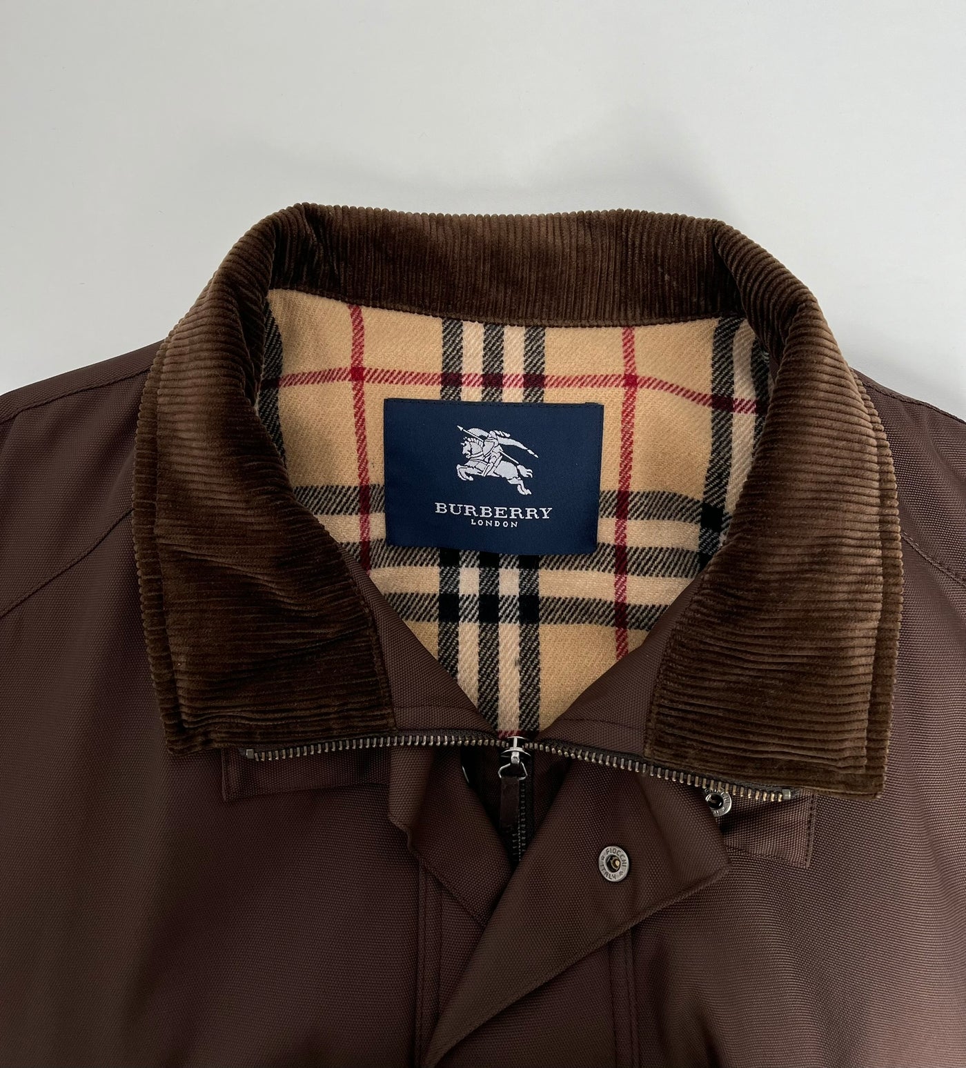 Abrigo Burberry (XXL)