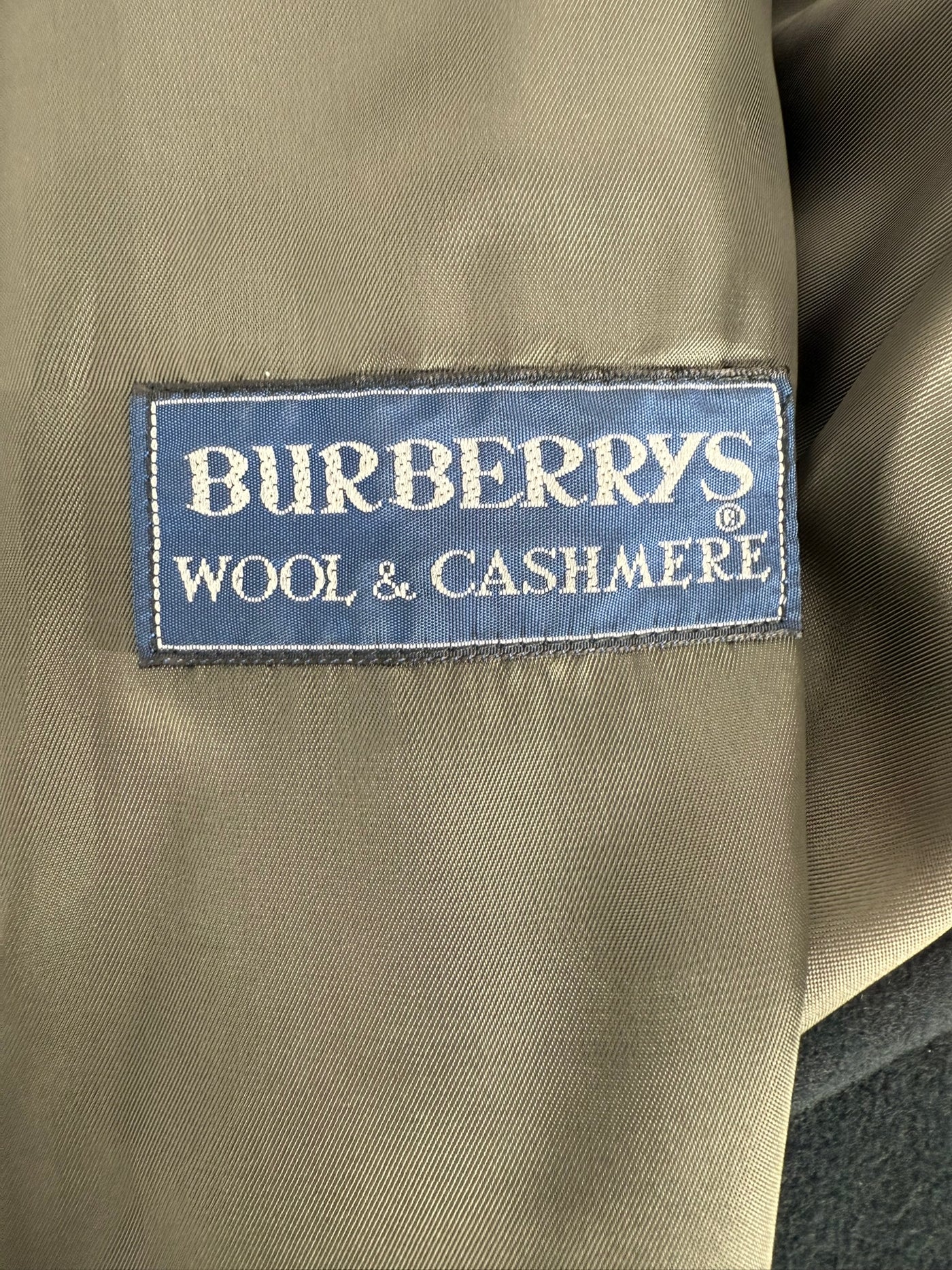 Abrigo Burberry (XL)