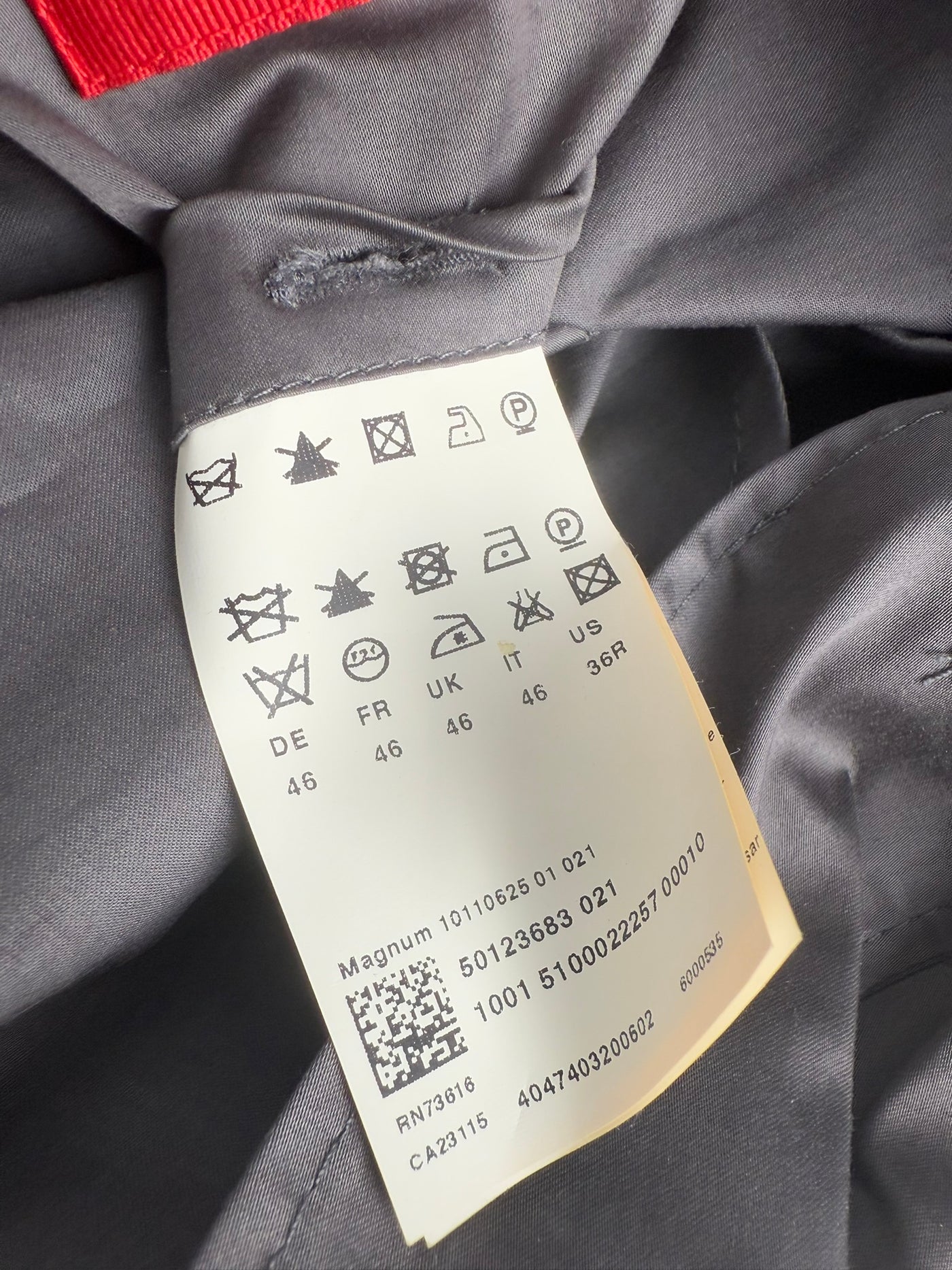 Gabardina Hugo Boss (XS-S)