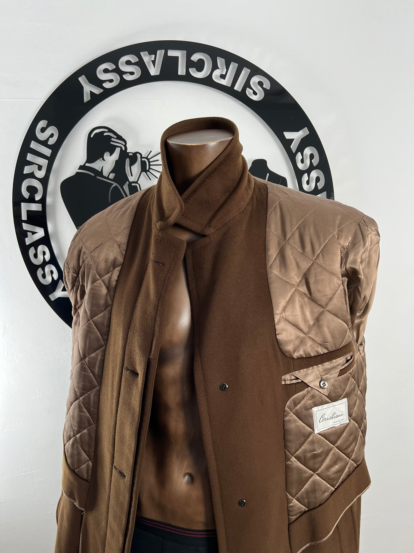 Abrigo Corneliani (XL)