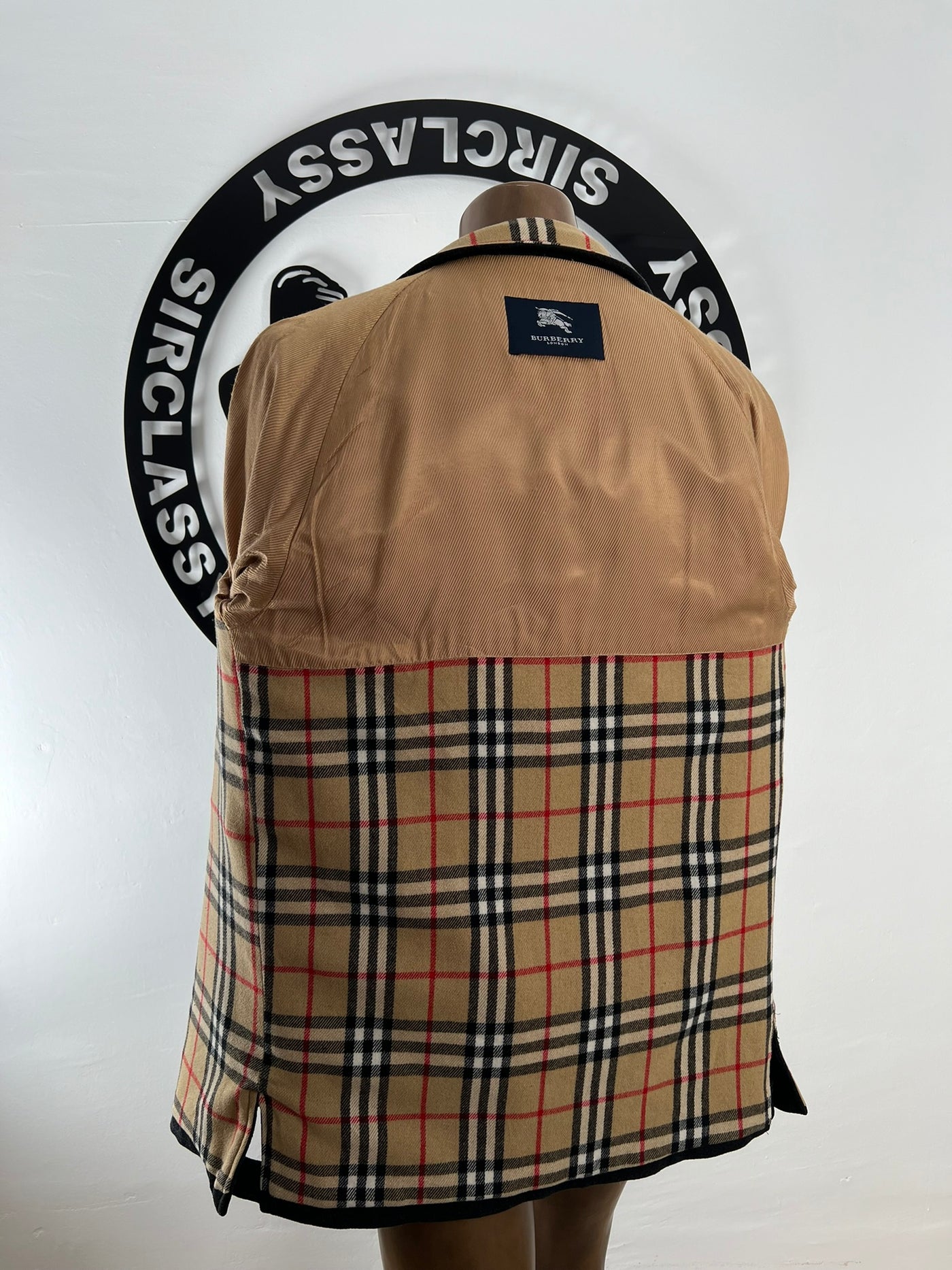 Abrigo Burberry (XL)