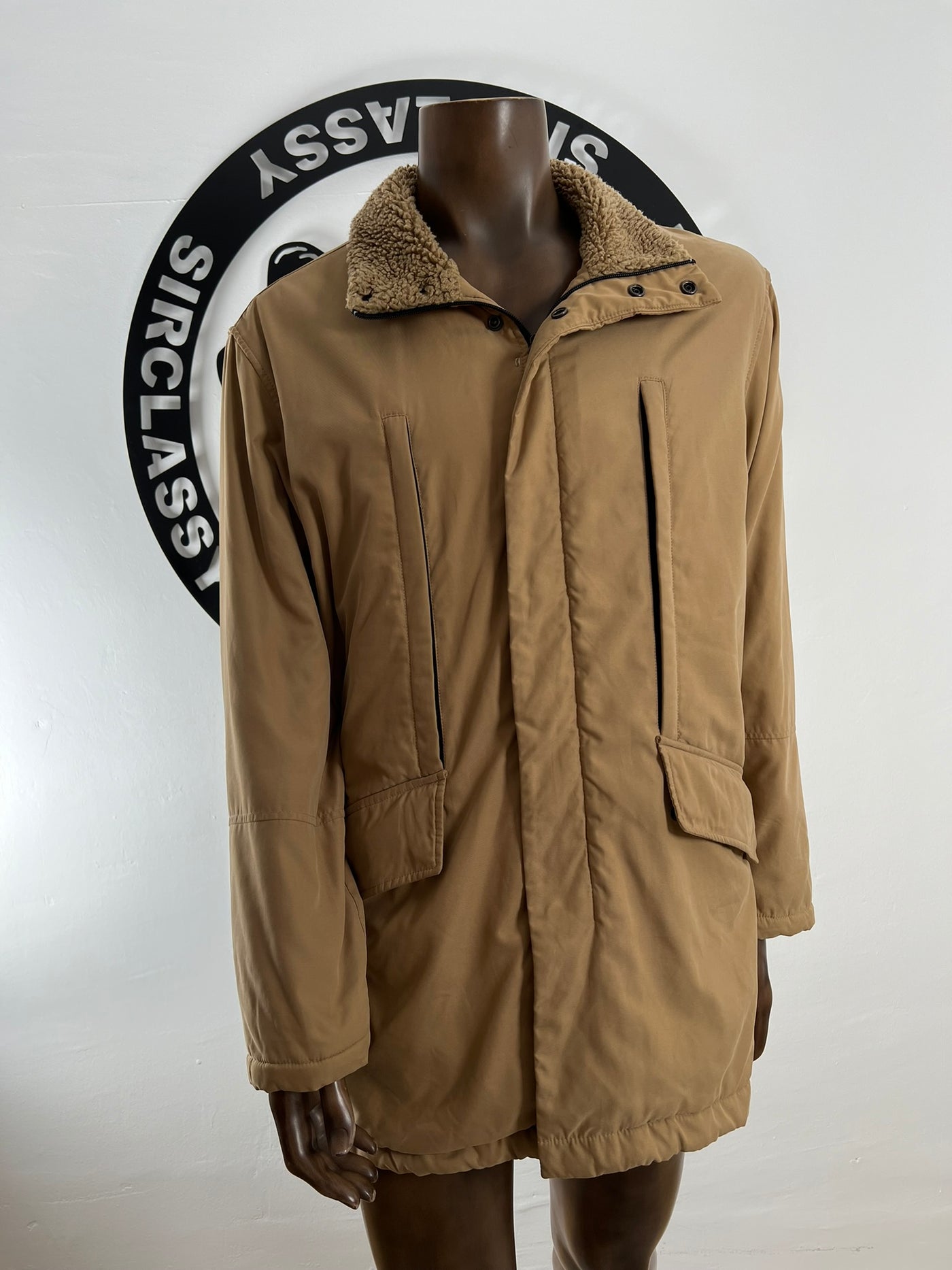 Abrigo Trussardi (XL)