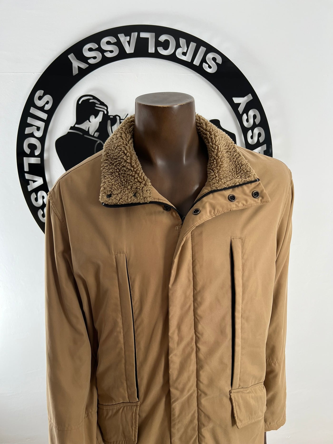 Abrigo Trussardi (XL)