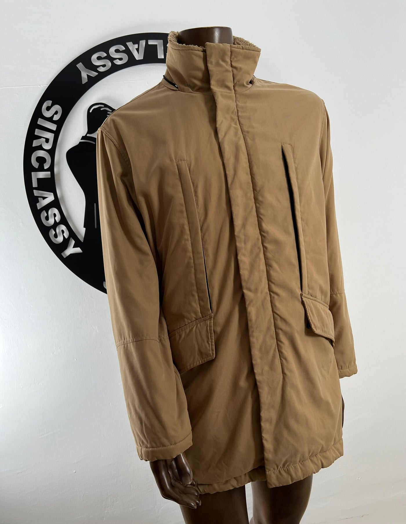 Abrigo Trussardi (XL)