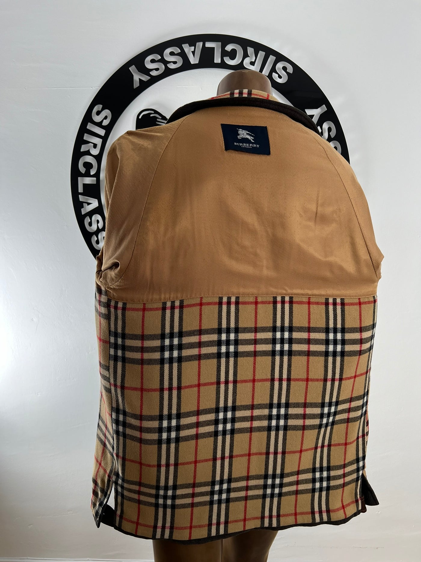 Abrigo Burberry (XL)