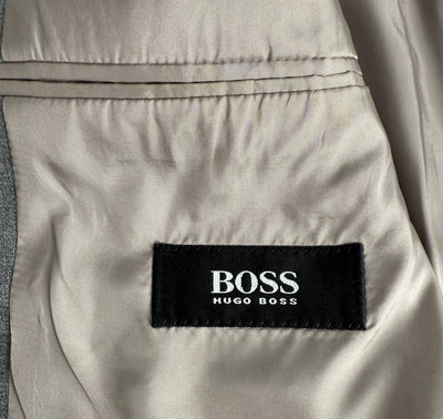 Traje Hugo Boss (M)