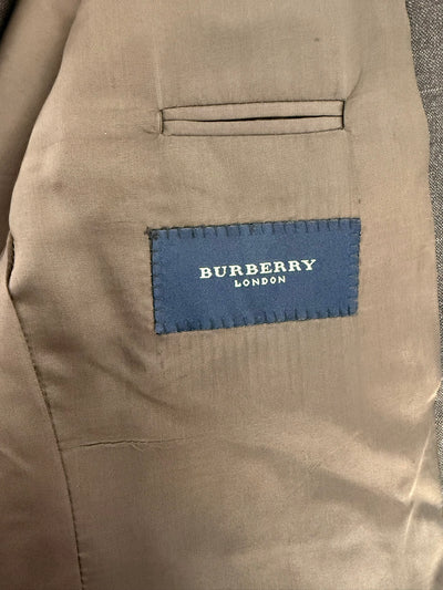 Traje Burberry (M)