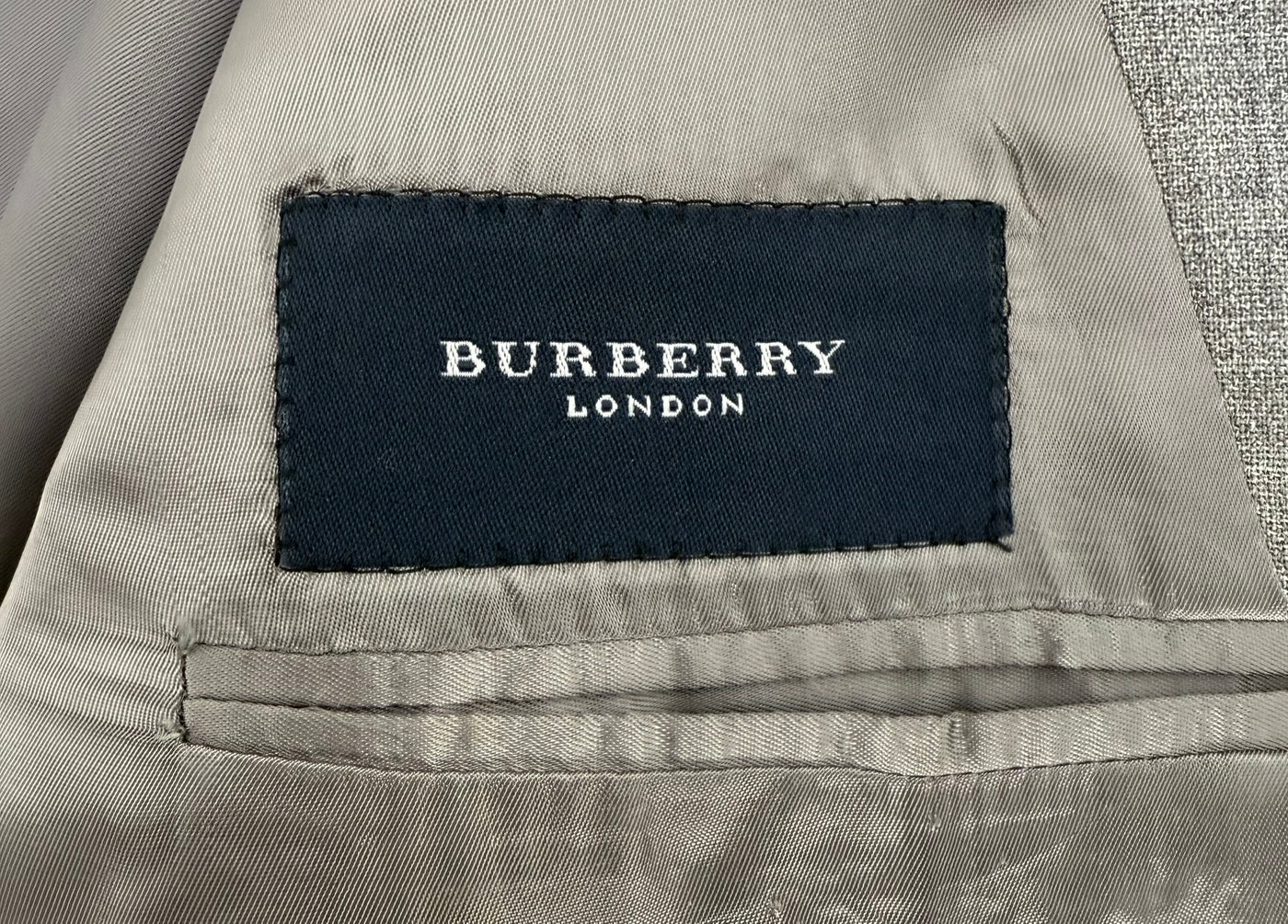 Traje Burberry (XXL)