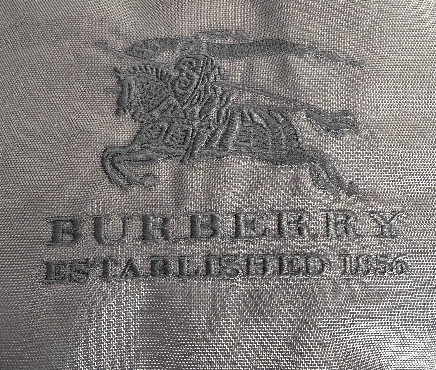 Abrigo Burberry (M)