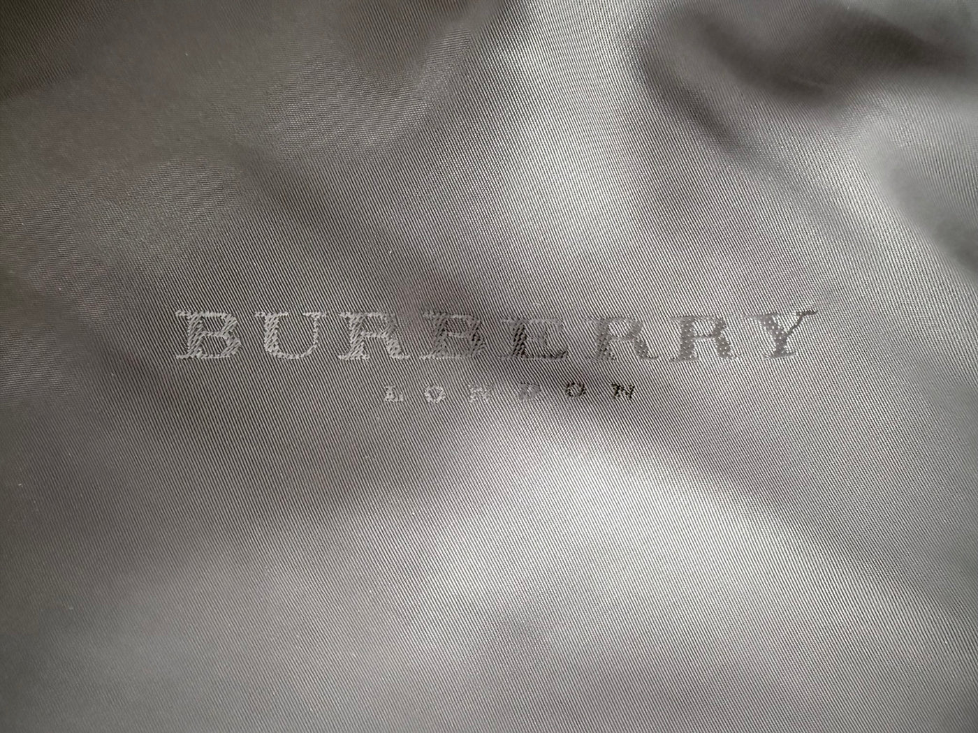 Abrigo Burberry (XL)