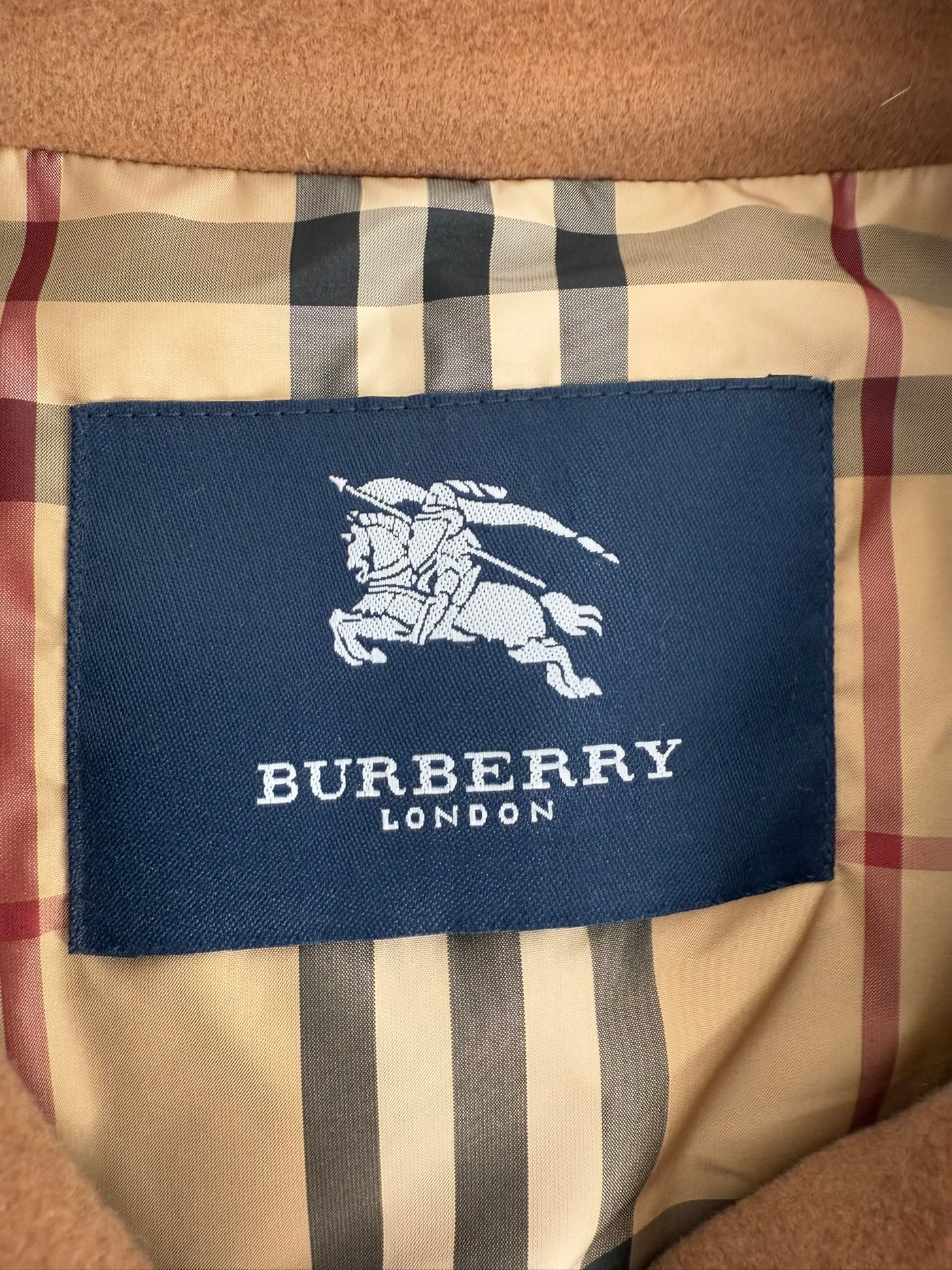Abrigo Burberry (XL)