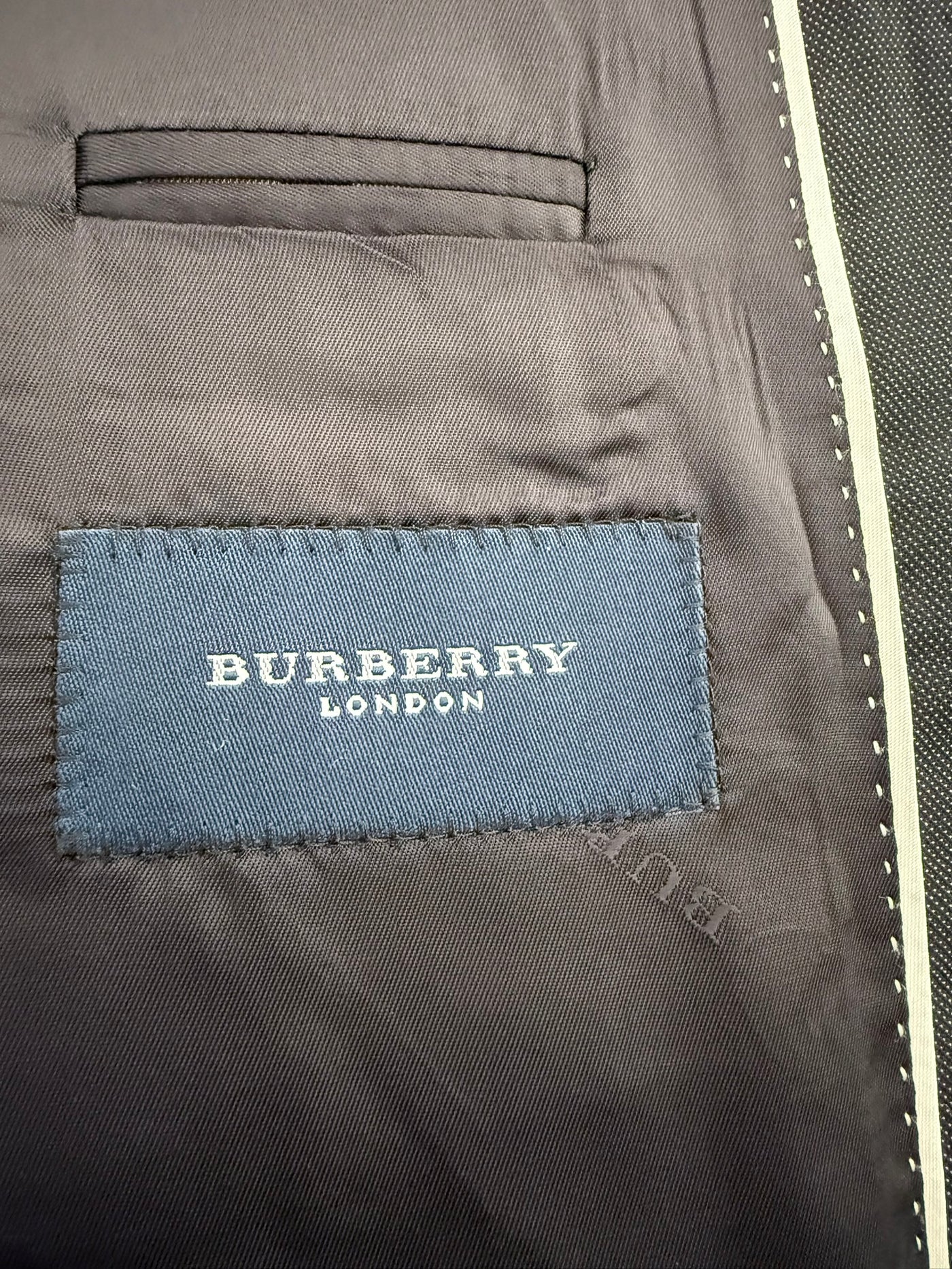 Traje Burberry (XL)